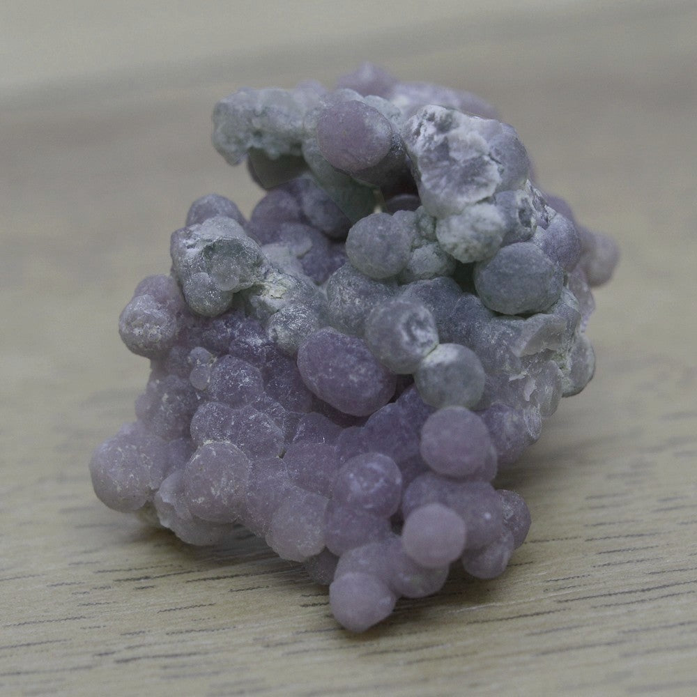 Calcédoine en microcristallin de quartz violets et verts 13g