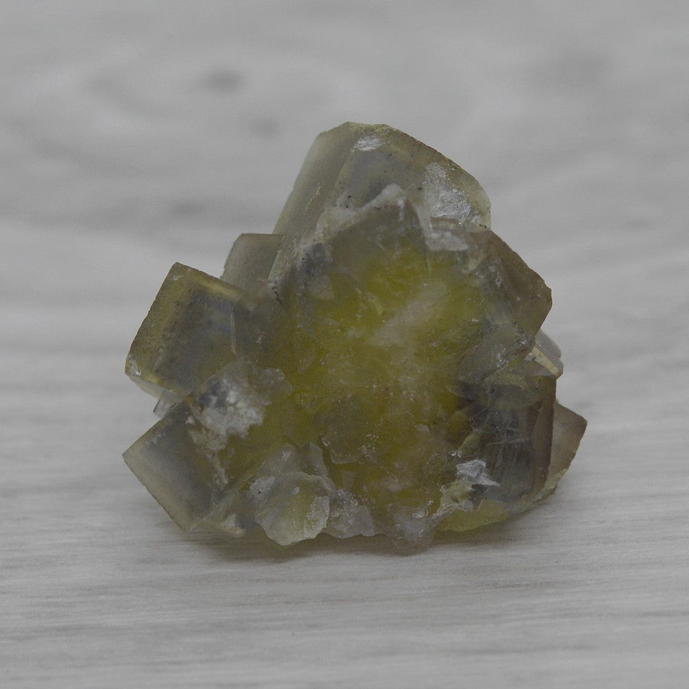 Pierre fluorite jaune de 16g