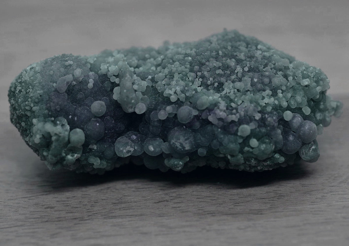 Calcédoine botryoïdale ou grappe verte et violette 214g
