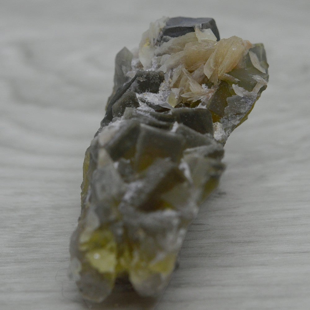 Baryte et galène sur fluorite du Maroc 62g