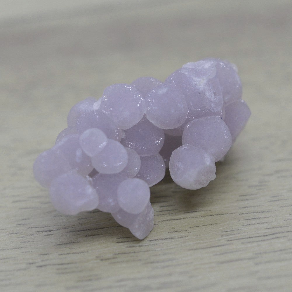 Calcédoine agate grappe de raisin 10g mauve de Sulawesi en Indonésie