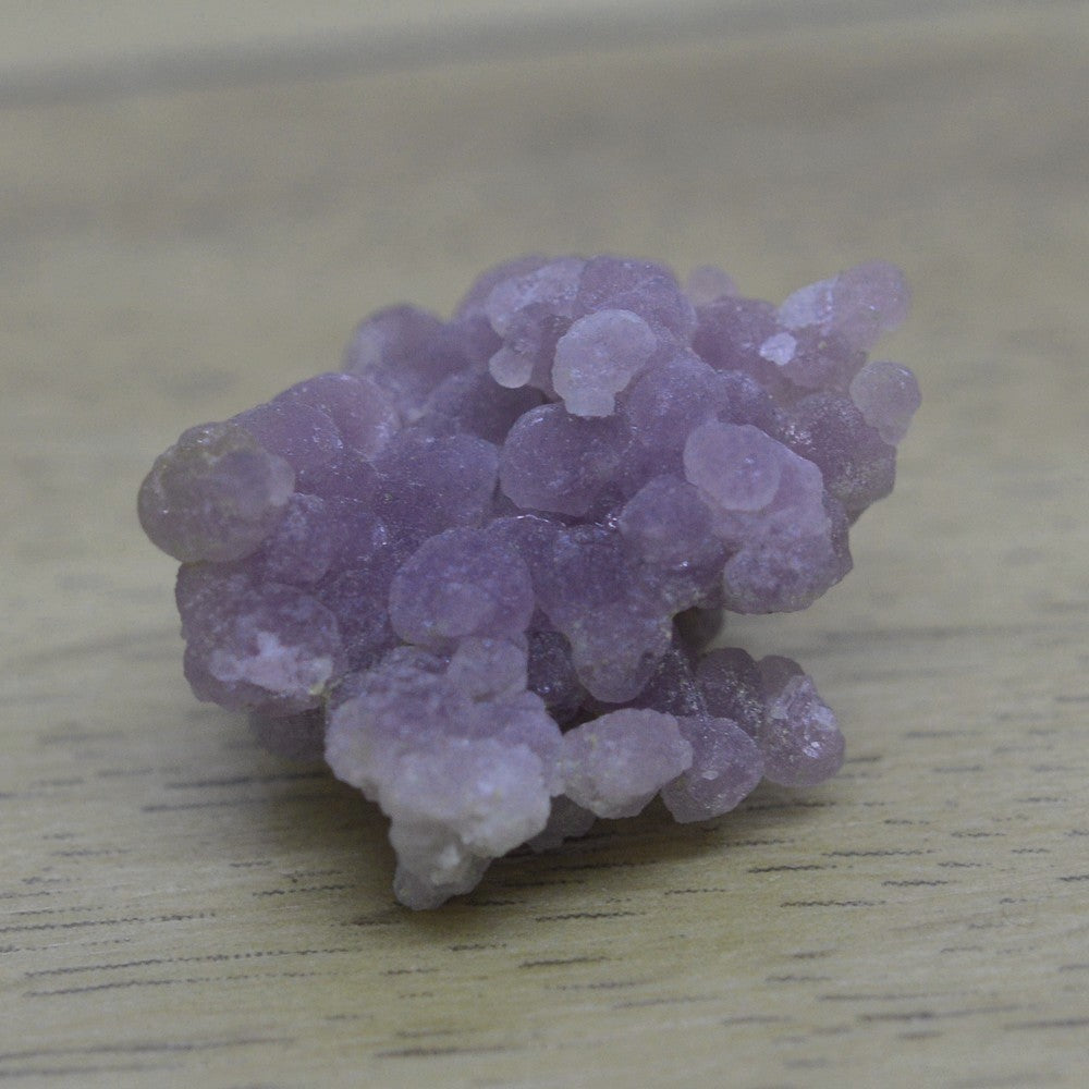 Calcédoine grappe de raisin 6g violette de Sulawesi en Indonésie