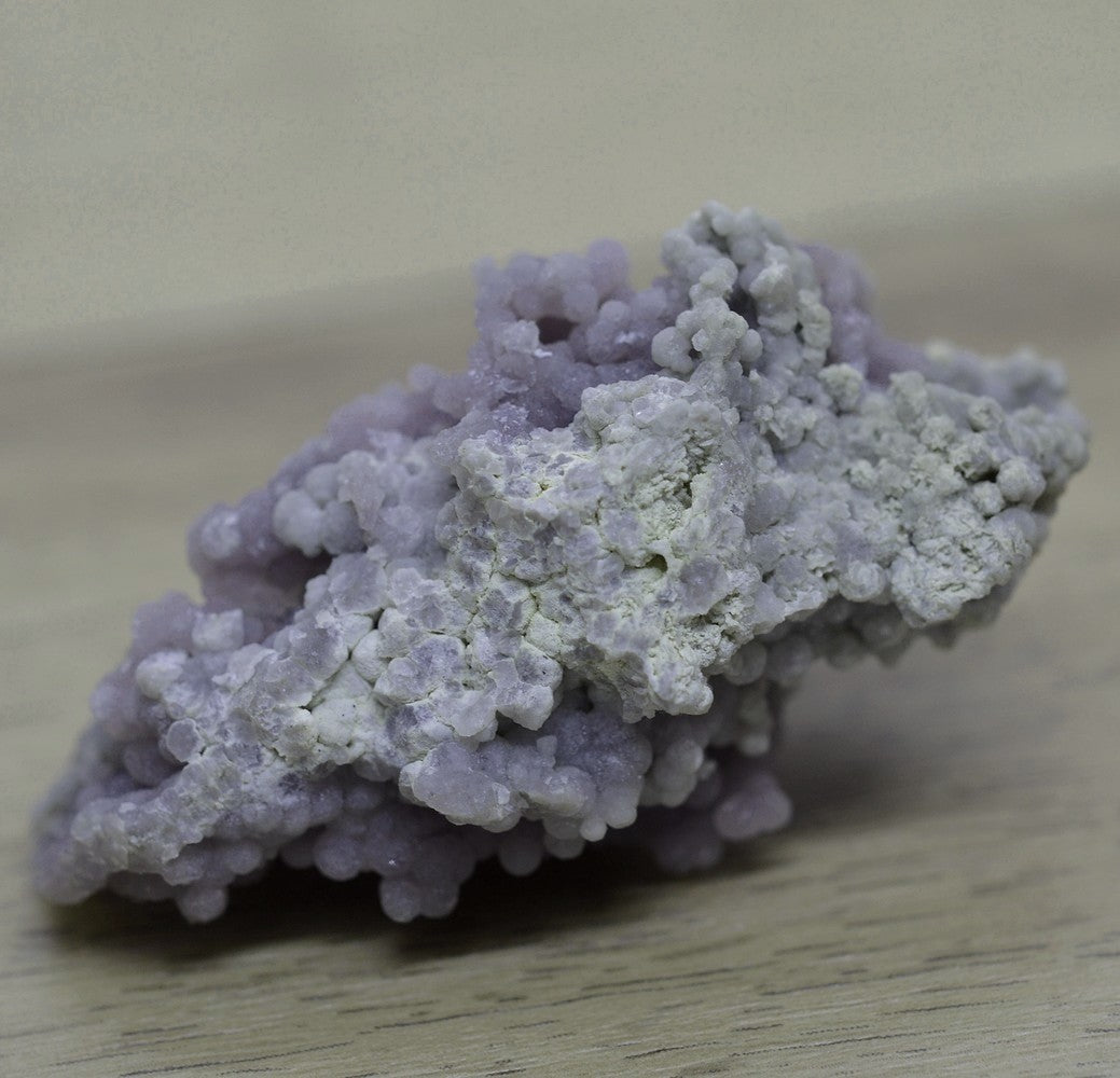 Calcédoine botryoïdale blanche jaunie et violette 52g d'Indonésie