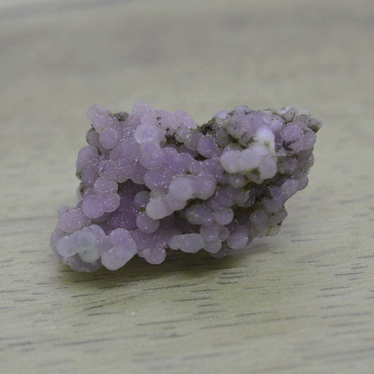Calcédoine botryoïde violette scintillante de 4g
