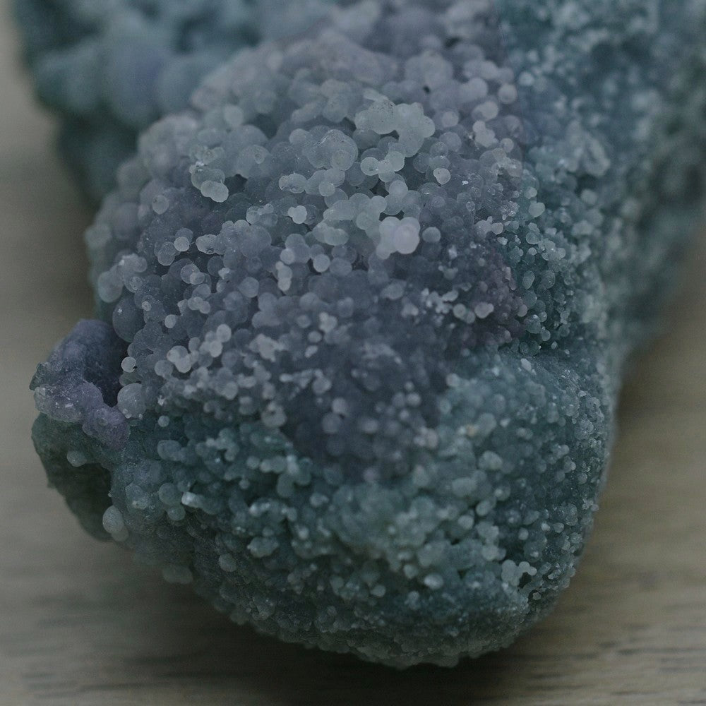 Calcédoine grappe de raisin violette et verte 214g de Sulawesi en Indonésie