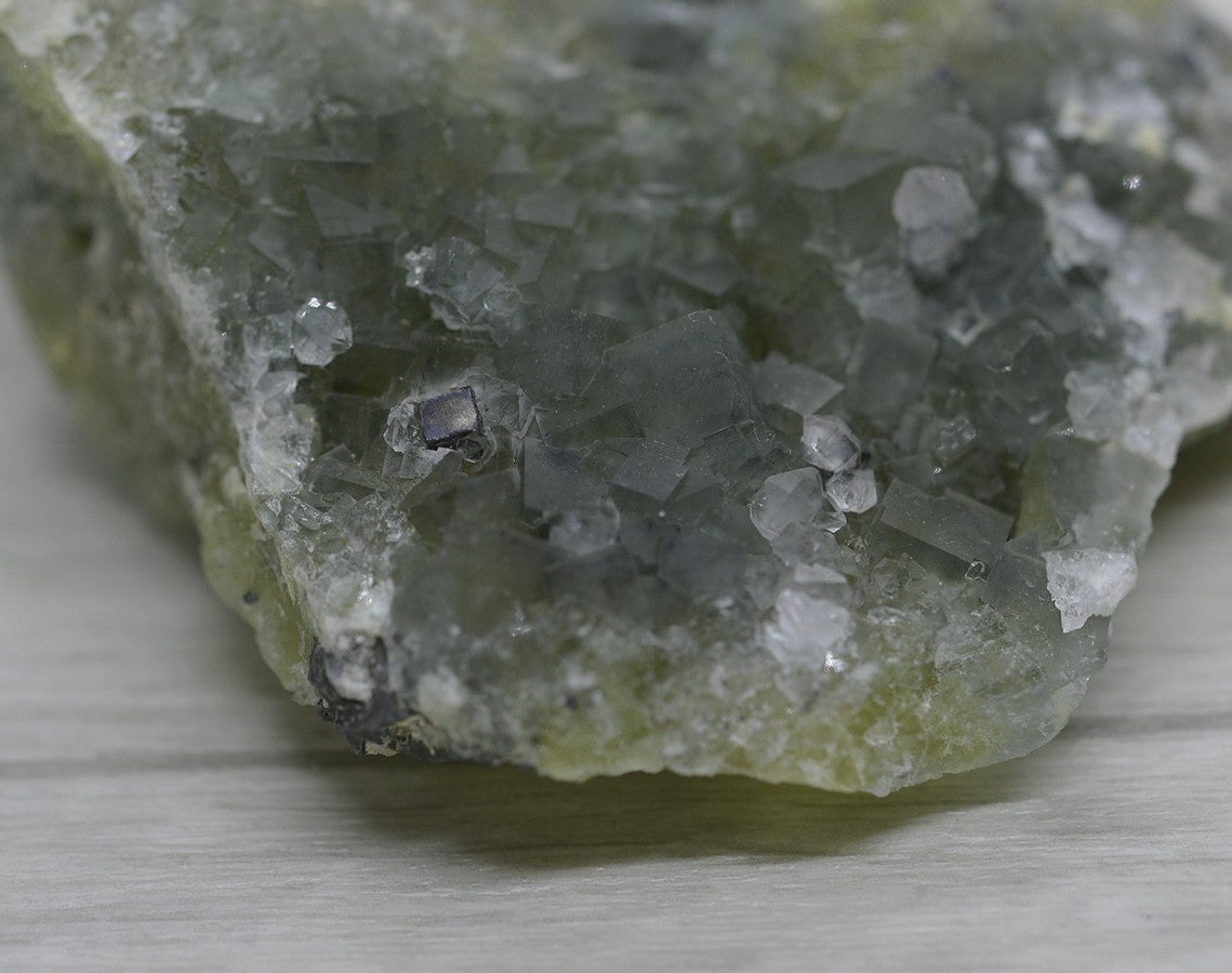 Cube de alène sur fluorite vert gris 272g