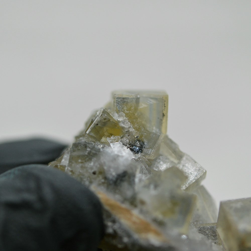 Cube maclé et zoné de fluorite jaune 28g du Maroc 