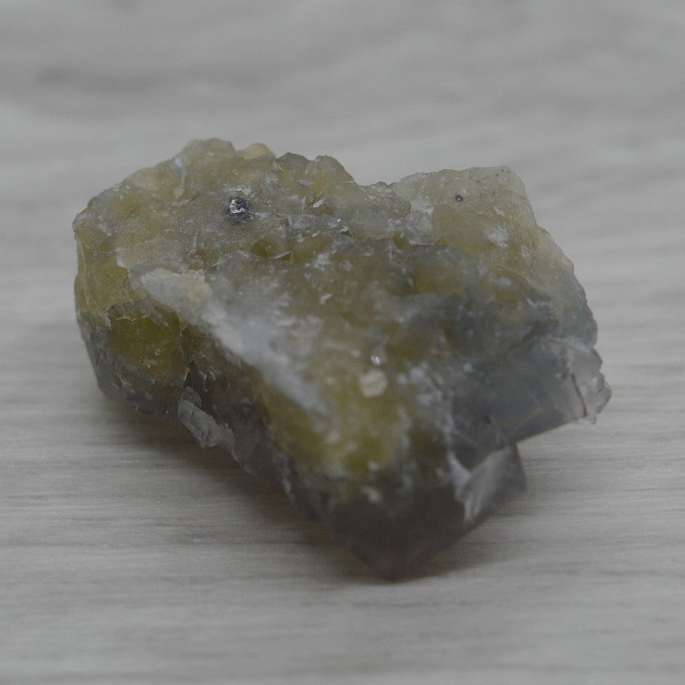 Fluorite jaune à inclusion de galène 24g