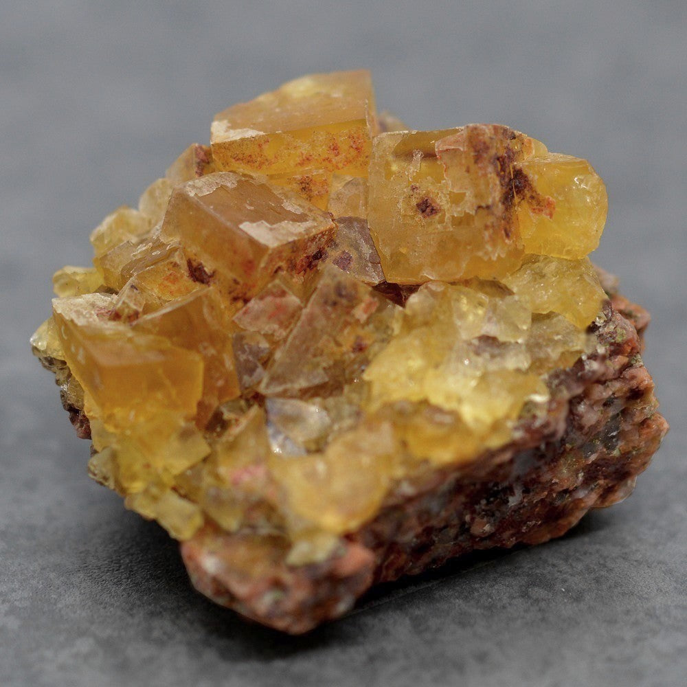 Fluorite jaune orange du Maroc sur gangue de 204g