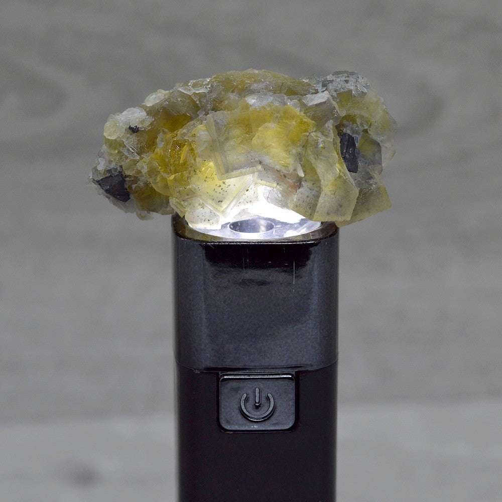 Fluorite jaune sous lumière marocaine 32g