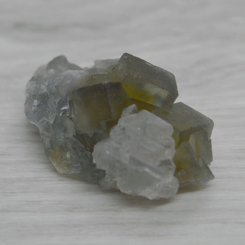 Fluorite zonée et quartz du Maroc de 19g